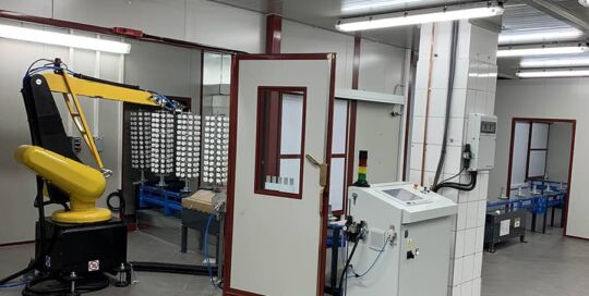 Ardesia has completed the installation of an automatic plastic cap painting line for cosmetics in Poland